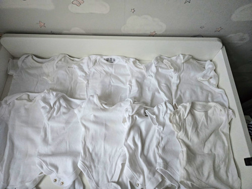 Newborn months white - 0-3,