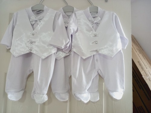 Baby grows months - months, age